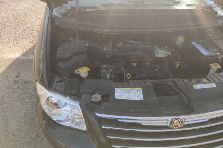 Used Chrysler Grand Voyager 2012 3.0L Ultimate Edition Engine Bay Right