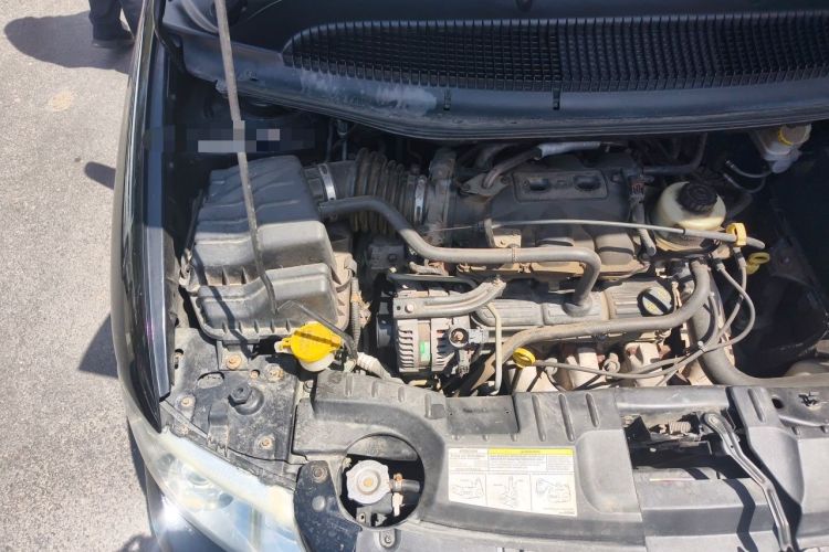 Used Chrysler Grand Voyager 2012 3.0L Classic Edition Engine Bay Right