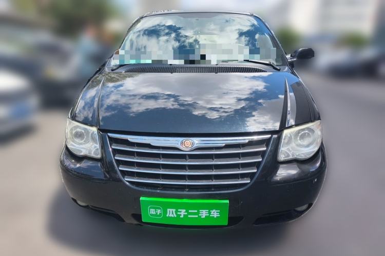 Used Chrysler Grand Voyager 2012 3.0L Classic Edition Front