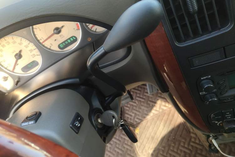 Used Chrysler Grand Voyager 2012 3.0L Ultimate Edition Gear Lever