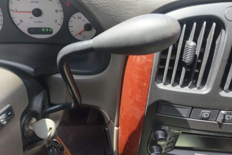 Used Chrysler Grand Voyager 2012 3.0L Classic Edition Gear Lever