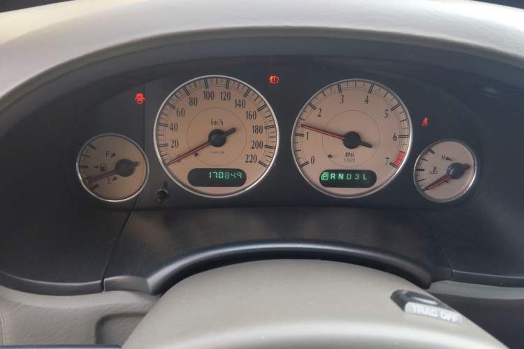 Used Chrysler Grand Voyager 2012 3.0L Ultimate Edition Instrument Cluster