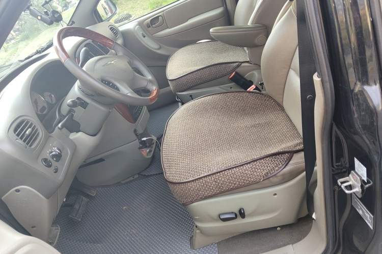 Used Chrysler Grand Voyager 2012 3.0L Ultimate Edition Left Front Seat