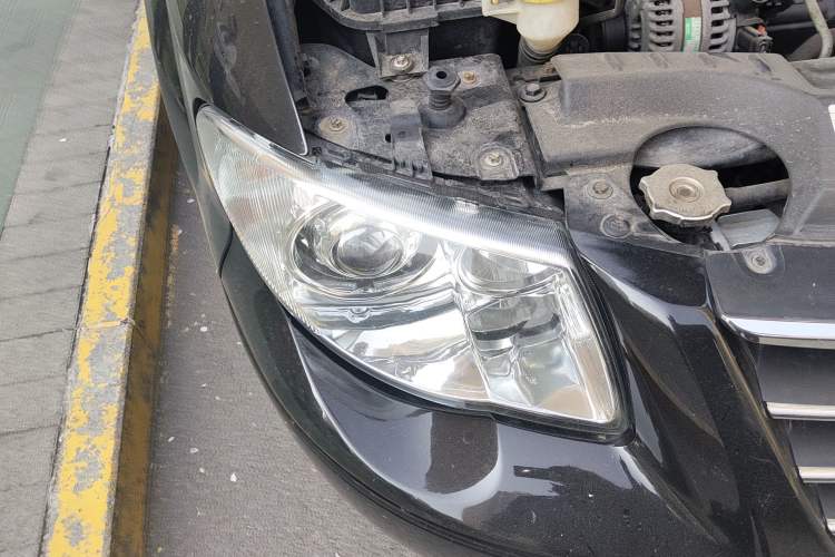 Used Chrysler Grand Voyager 2012 3.0L Ultimate Edition Right Front Headlight