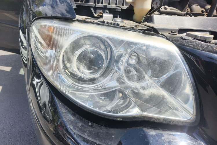 Used Chrysler Grand Voyager 2012 3.0L Classic Edition Right Front Headlight