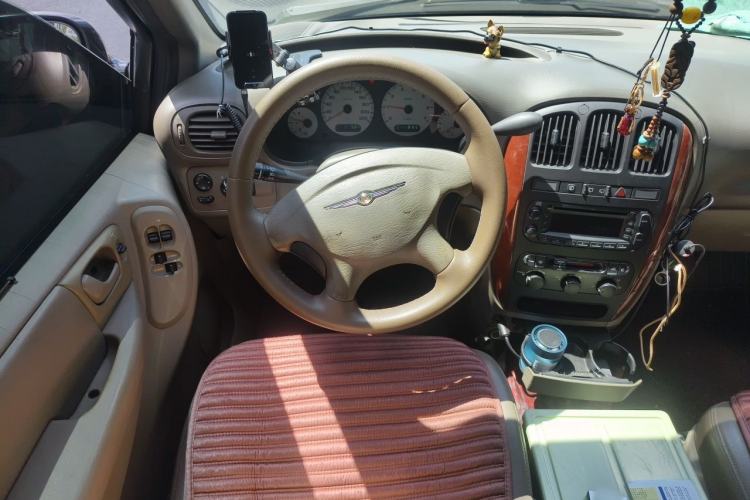 Used Chrysler Grand Voyager 2012 3.0L Classic Edition Steering Wheel