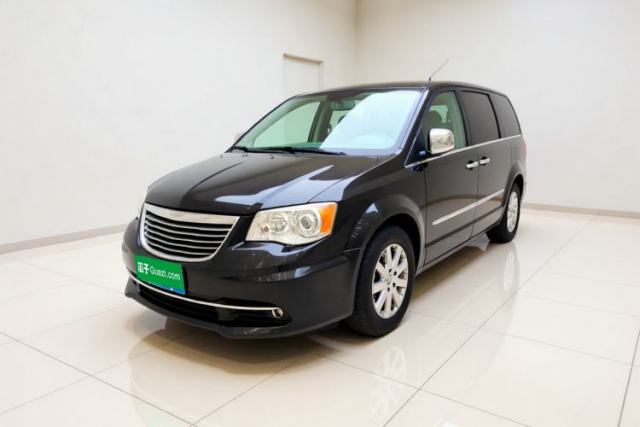Ojetý Chrysler Grand Voyager 2013 3.6L Luxury Edition