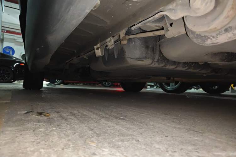 Used Chrysler Grand Voyager 2013 3.6L Luxury Edition Chassis Rear Left