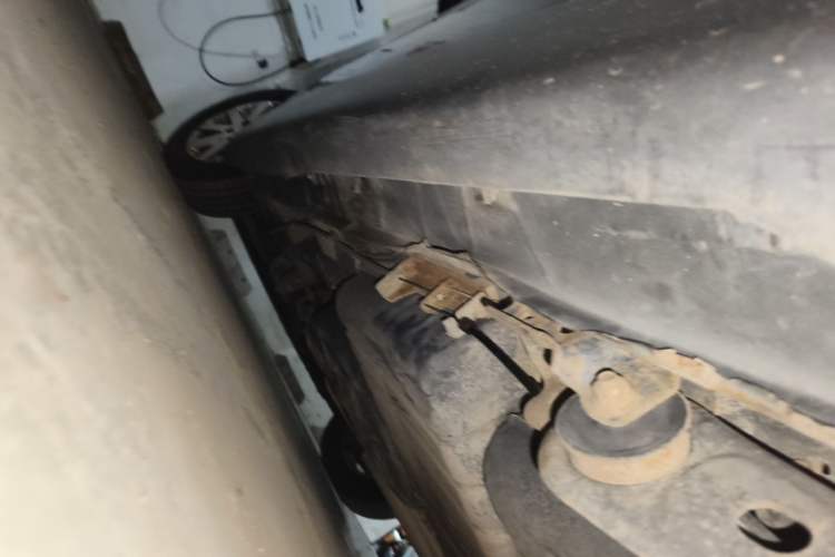 Used Chrysler Grand Voyager 2013 3.6L Luxury Edition Chassis Rear Left