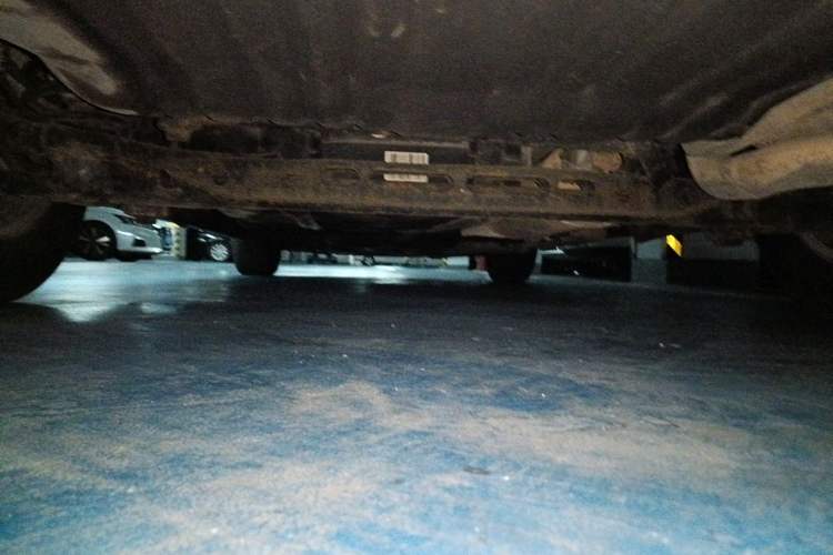 Used Chrysler Grand Voyager 2013 3.6L Luxury Edition Chassis Rear