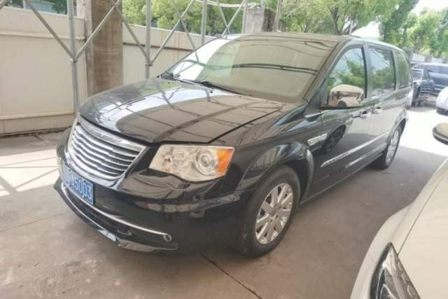 Used Chrysler Grand Voyager 2013 3.6L Luxury Edition