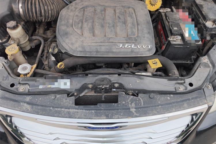 Used Chrysler Grand Voyager 2013 3.6L Luxury Edition Engine Bay