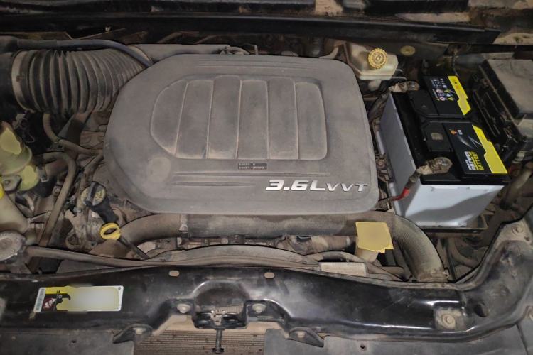 Used Chrysler Grand Voyager 2013 3.6L Luxury Edition Engine Bay