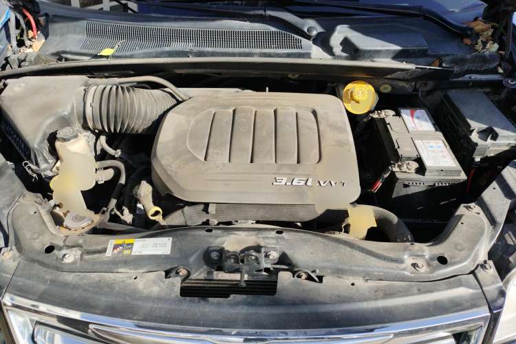 Used Chrysler Grand Voyager 2013 3.6L Luxury Edition Engine Bay