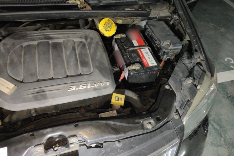Used Chrysler Grand Voyager 2013 3.6L Luxury Edition Engine Bay Left