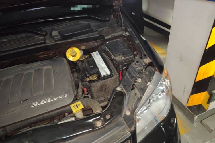 Used Chrysler Grand Voyager 2013 3.6L Luxury Edition Engine Bay Left