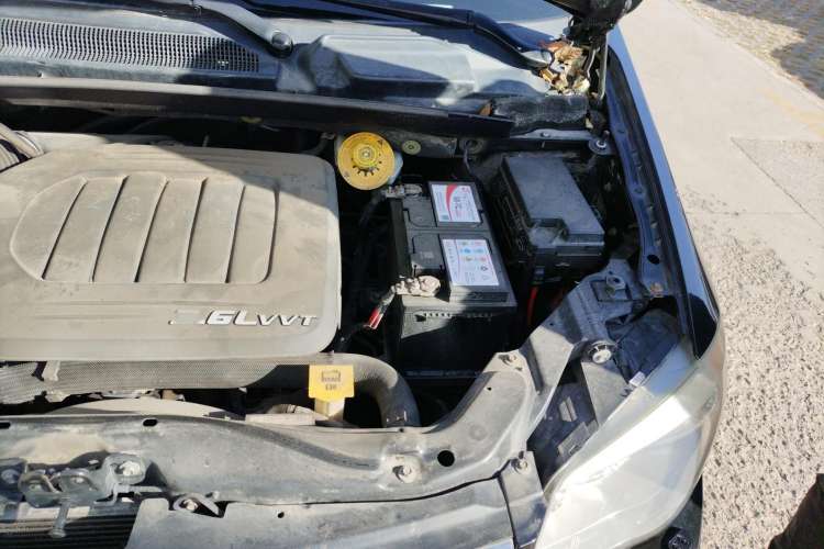 Used Chrysler Grand Voyager 2013 3.6L Luxury Edition Engine Bay Left