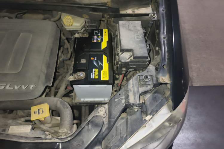 Used Chrysler Grand Voyager 2013 3.6L Luxury Edition Engine Bay Left