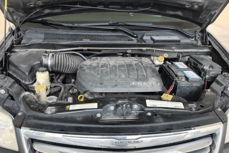 Used Chrysler Grand Voyager  Engine Bay