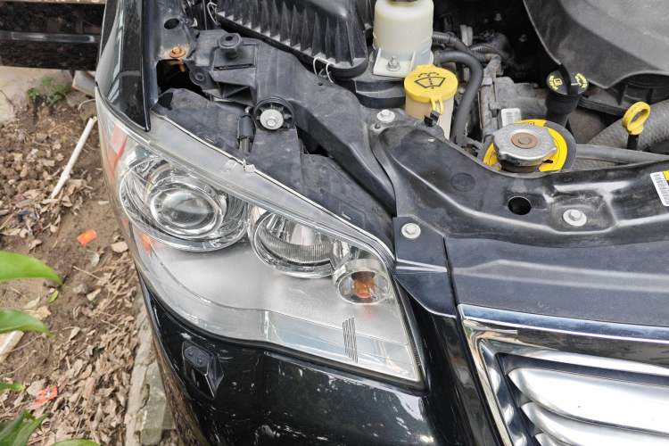 Used Chrysler Grand Voyager 2013 3.6L Luxury Edition Engine Bay Right