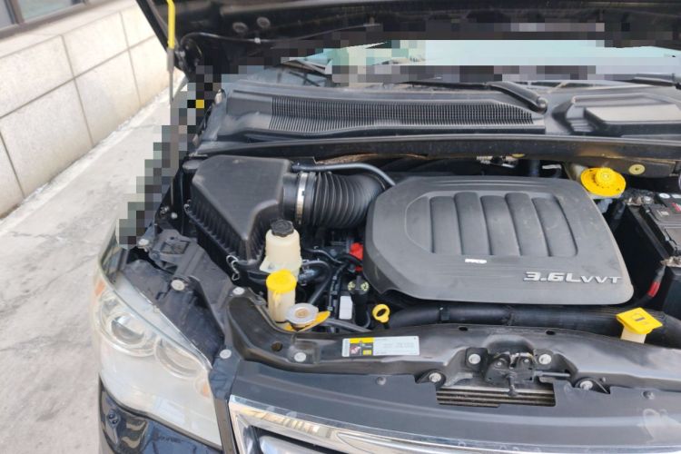 Used Chrysler Grand Voyager 2013 3.6L Luxury Edition Engine Bay Right
