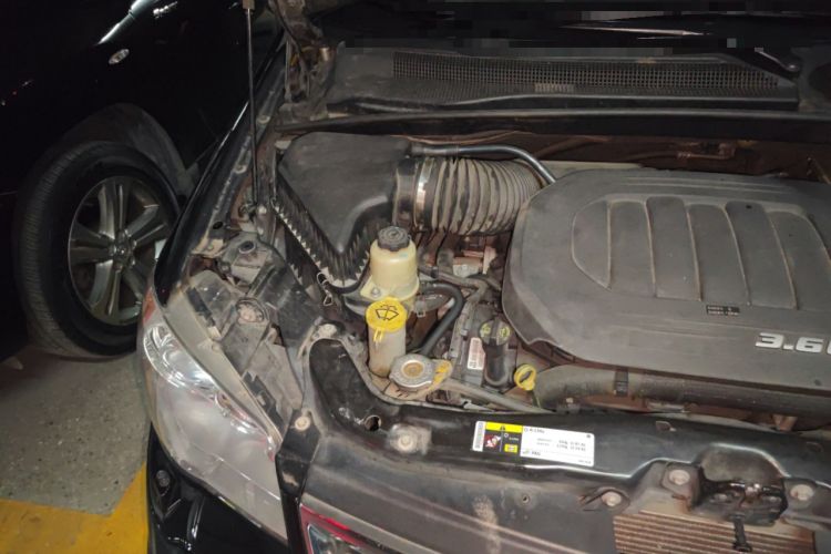 Used Chrysler Grand Voyager 2013 3.6L Luxury Edition Engine Bay Right
