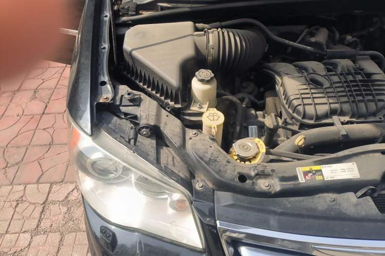 Used Chrysler Grand Voyager 2013 3.6L Luxury Edition Engine Bay Right