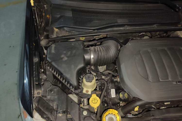 Used Chrysler Grand Voyager 2013 3.6L Luxury Edition Engine Bay Right