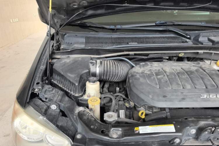 Used Chrysler Grand Voyager  Engine Bay Right