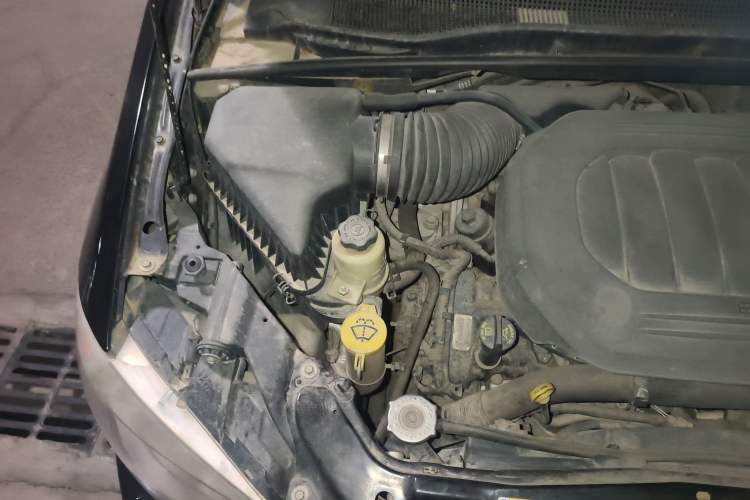Used Chrysler Grand Voyager 2013 3.6L Luxury Edition Engine Bay Right