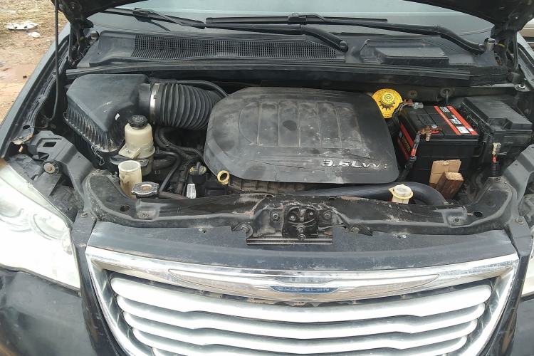 Used Chrysler Grand Voyager 2013 3.6L Luxury Edition Engine Bay