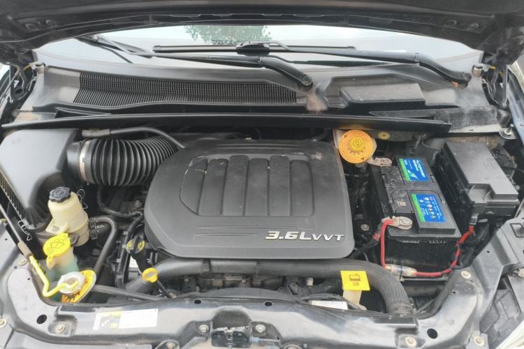Used Chrysler Grand Voyager 2013 3.6L Luxury Edition Engine Bay