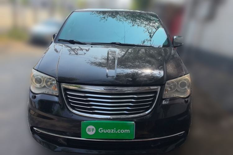 Used Chrysler Grand Voyager 2013 3.6L Luxury Edition Front