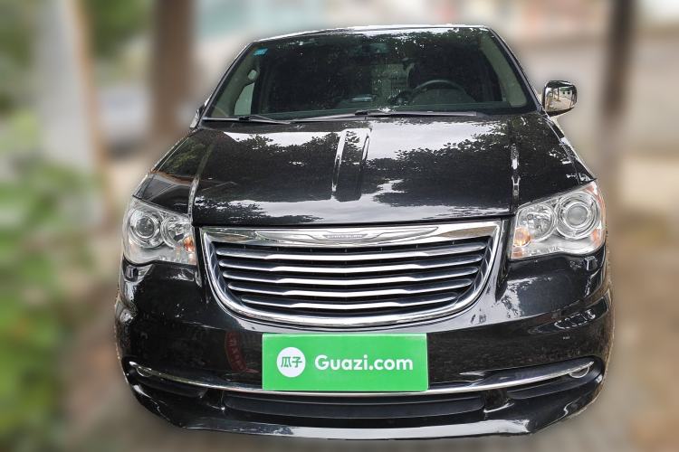 Used Chrysler Grand Voyager 2013 3.6L Luxury Edition Front