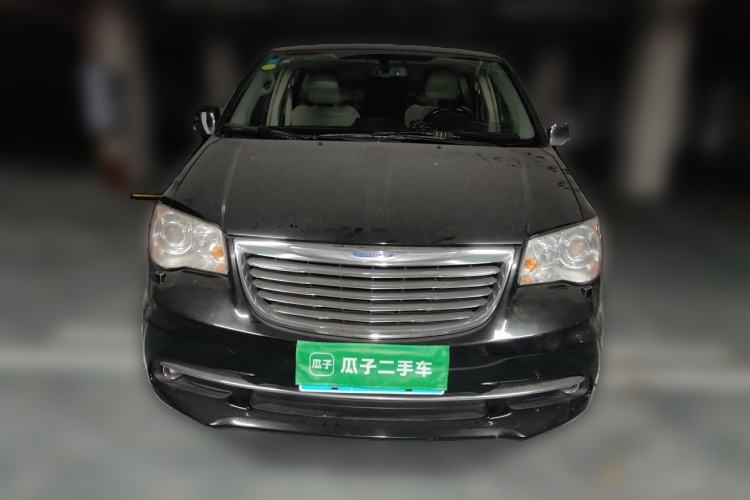 Used Chrysler Grand Voyager 2013 3.6L Luxury Edition Front