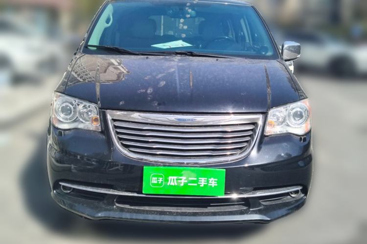 Used Chrysler Grand Voyager 2013 3.6L Luxury Edition Front