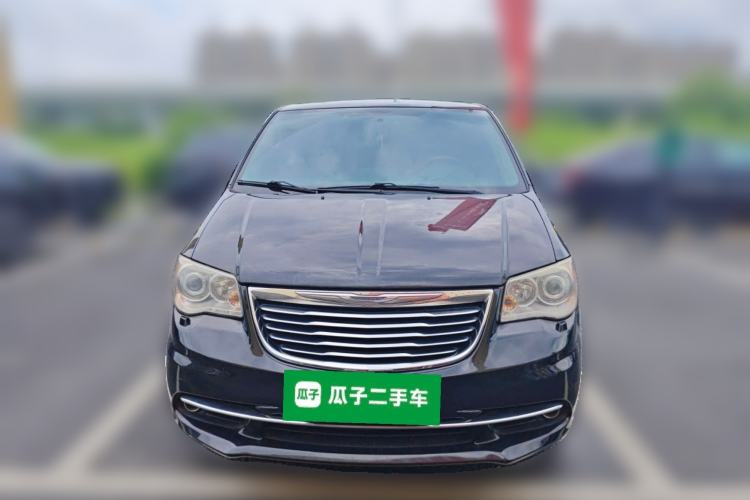 Used Chrysler Grand Voyager 2013 3.6L Luxury Edition Front