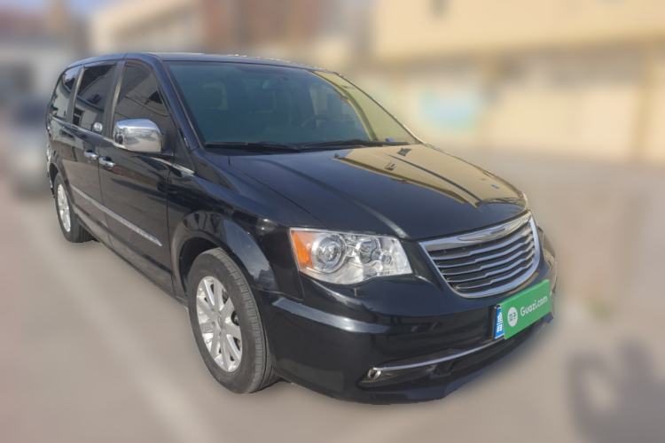 Used Chrysler Grand Voyager 2013 3.6L Luxury Edition Front Right 45 Deg