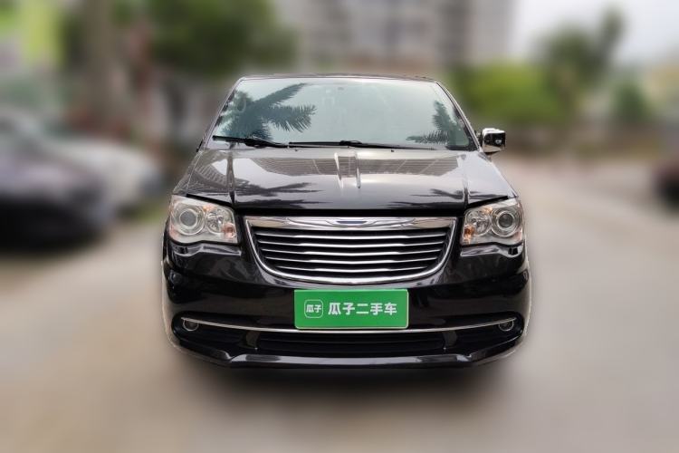 Used Chrysler Grand Voyager 2013 3.6L Luxury Edition Front
