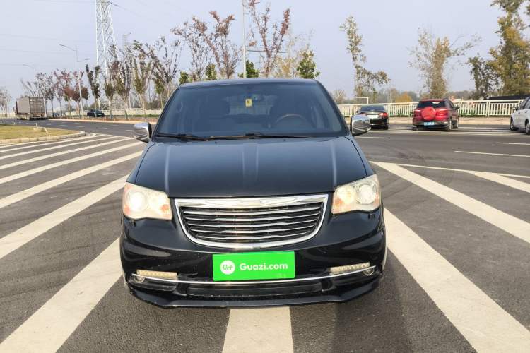 Used Chrysler Grand Voyager 2013 3.6L Luxury Edition Front
