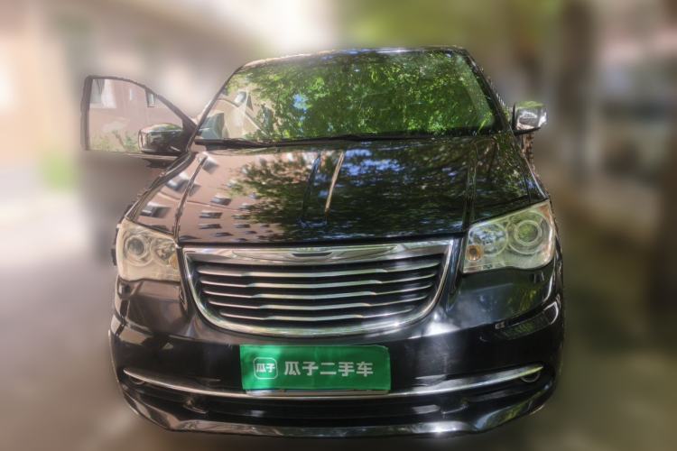 Used Chrysler Grand Voyager 2013 3.6L Luxury Edition Front