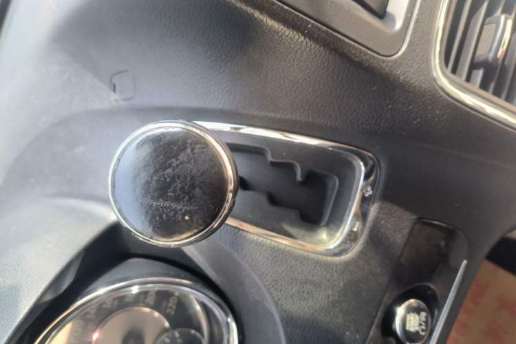 Used Chrysler Grand Voyager 2013 3.6L Luxury Edition Gear Lever