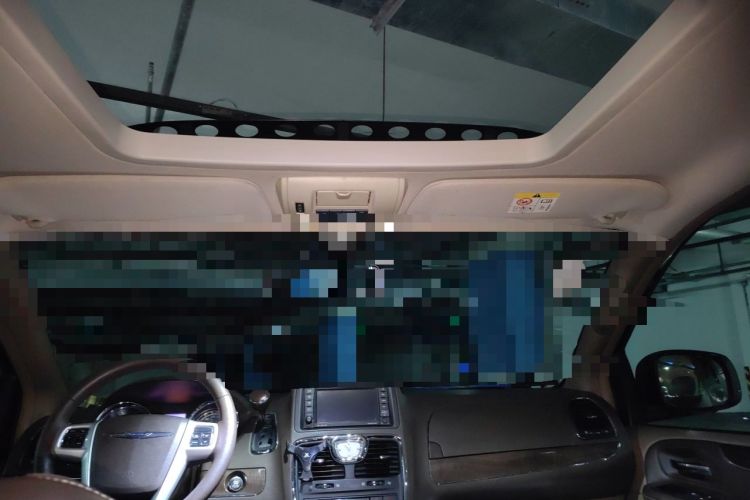 Used Chrysler Grand Voyager 2013 3.6L Luxury Edition Headliner