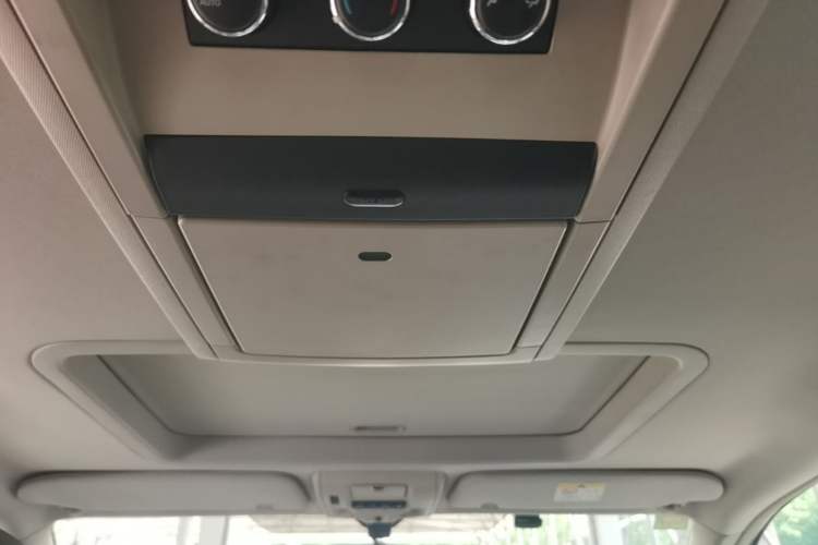 Used Chrysler Grand Voyager 2013 3.6L Luxury Edition Headliner