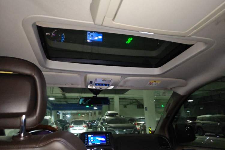 Used Chrysler Grand Voyager 2013 3.6L Luxury Edition Headliner