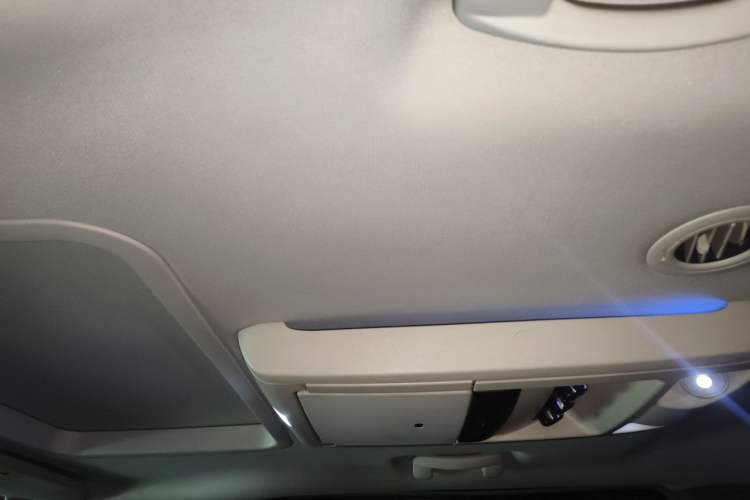 Used Chrysler Grand Voyager 2013 3.6L Luxury Edition Headliner