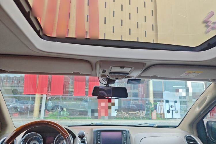 Used Chrysler Grand Voyager 2013 3.6L Luxury Edition Headliner