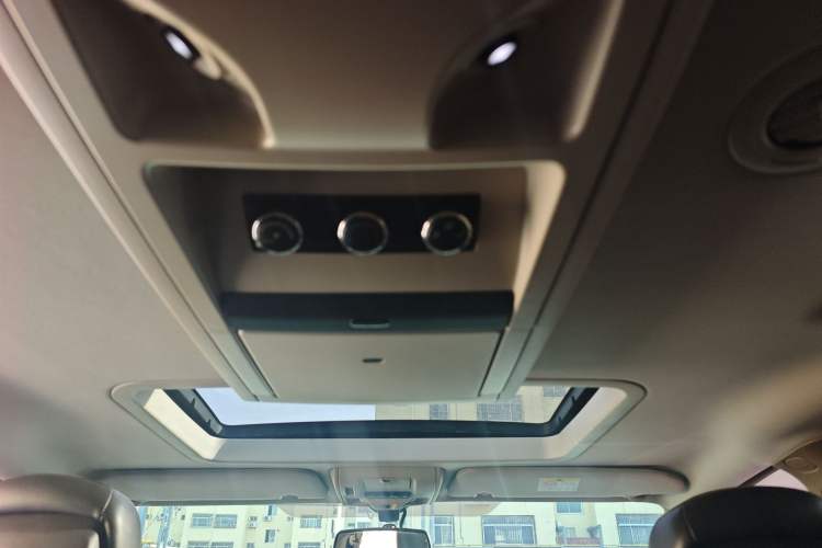Used Chrysler Grand Voyager 2013 3.6L Luxury Edition Headliner