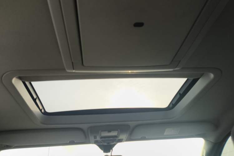 Used Chrysler Grand Voyager 2013 3.6L Luxury Edition Headliner
