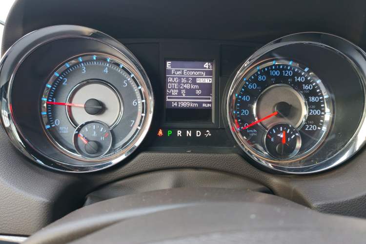 Used Chrysler Grand Voyager 2013 3.6L Luxury Edition Instrument Cluster